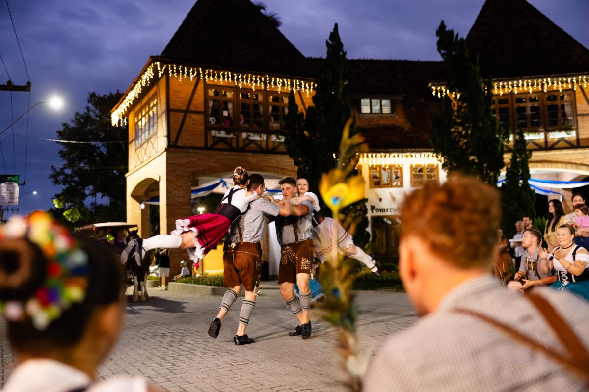 Festa Pomerana celebra 40 anos com novidades e tradição em Pomerode Santa Catarina