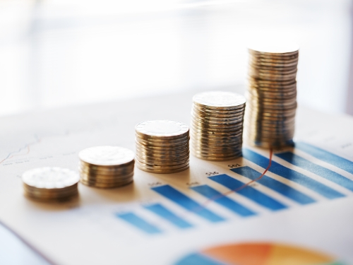 Especialista destaca o papel dos investimentos para o sucesso financeiro em 2025