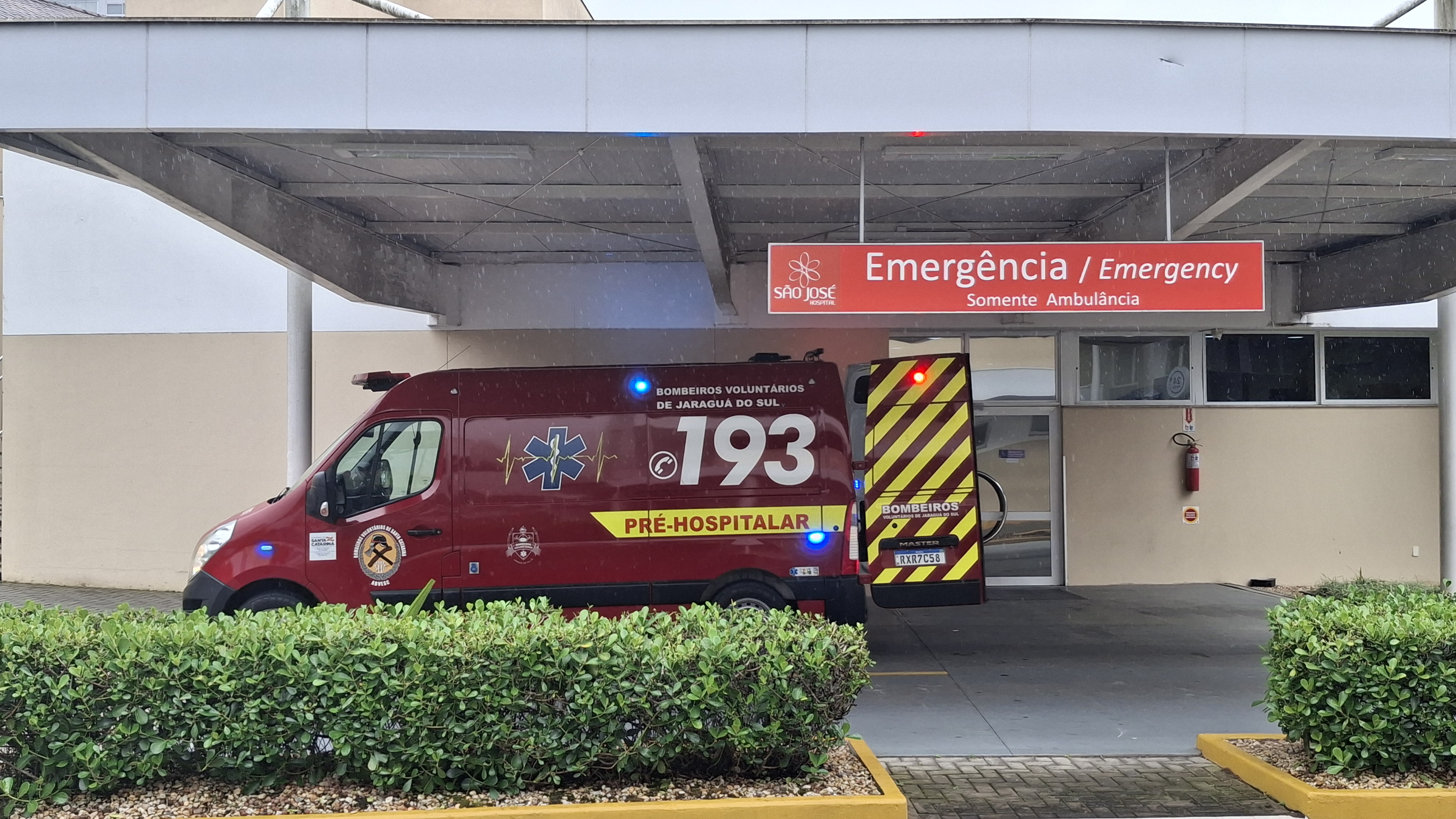 Ciclista Fica Ferido em Acidente no Novo Binário de Jaraguá do Sul