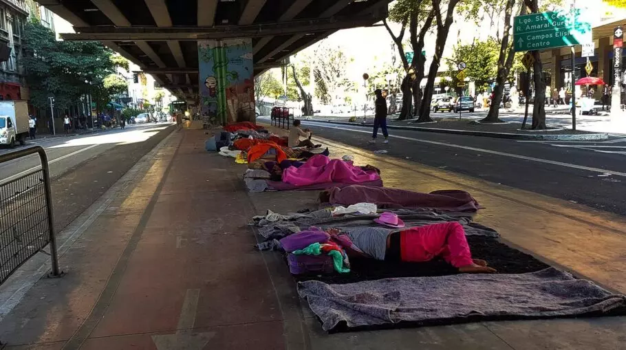 Moradores de rua cresceu 25%