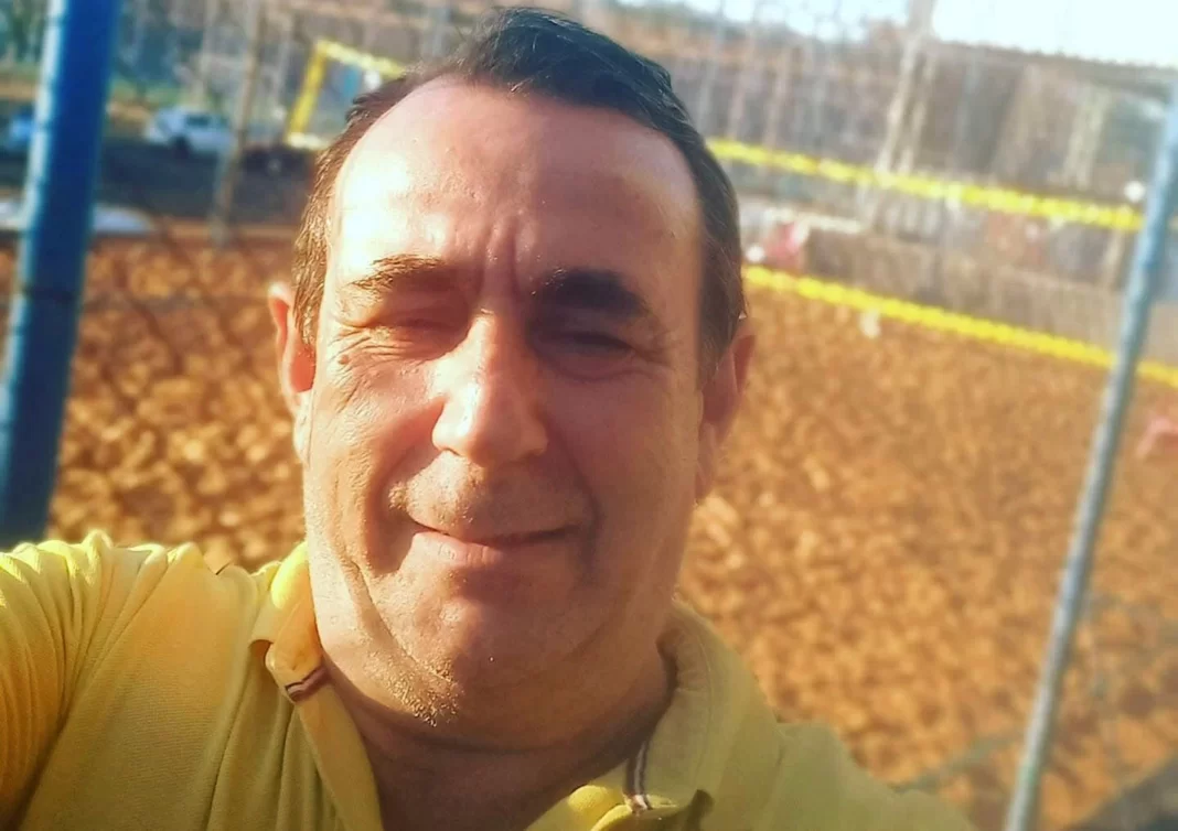 Vídeo - Motoqueiro morre atropelado após cair com a moto