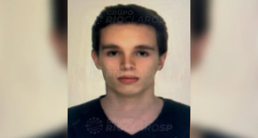 Pai encontra o filho sem vida na piscina