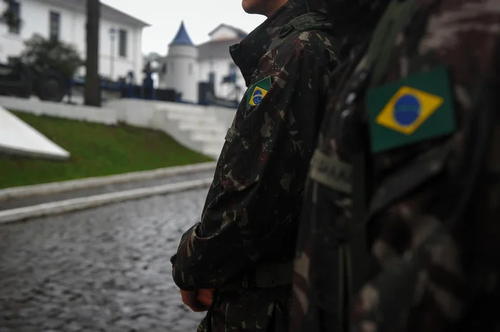Salário dos militares foi reajustado em 9%