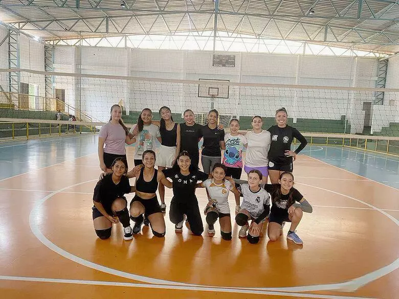 Esporte - Escolinha feminina de vôlei está com inscrições grátis
