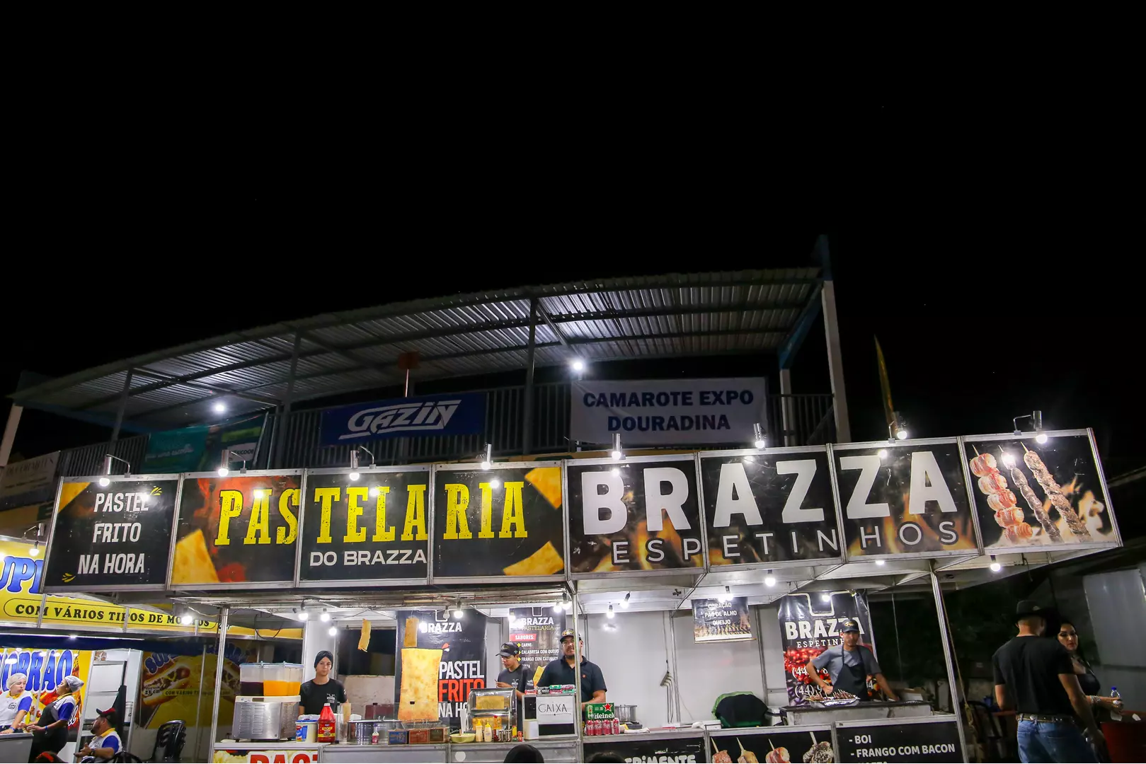 Brazza Espetinhos e Pastelaria: Atração Imperdível na Praça de Alimentação da Expo Douradina 2025