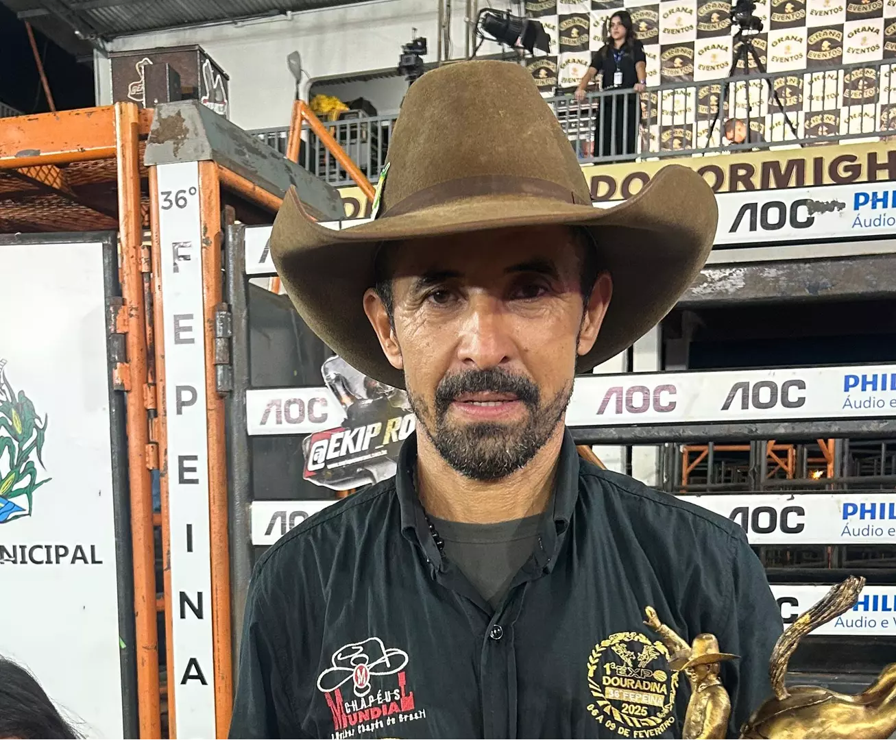 Rodrigo Pedro Rosa, de Herculândia, é campeão da montaria Cutiano na Expo Douradina 2025