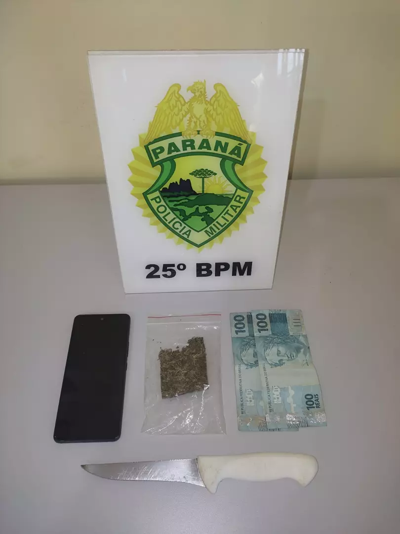 PM realiza abordagem e apreende entorpecente no bairro Campo Belo em Douradina.
