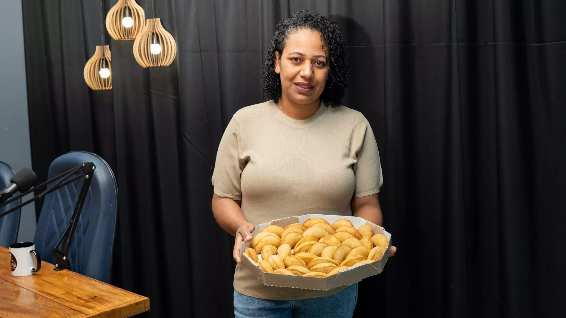 Empreendedora de Ivaté conquista clientes com salgados artesanais