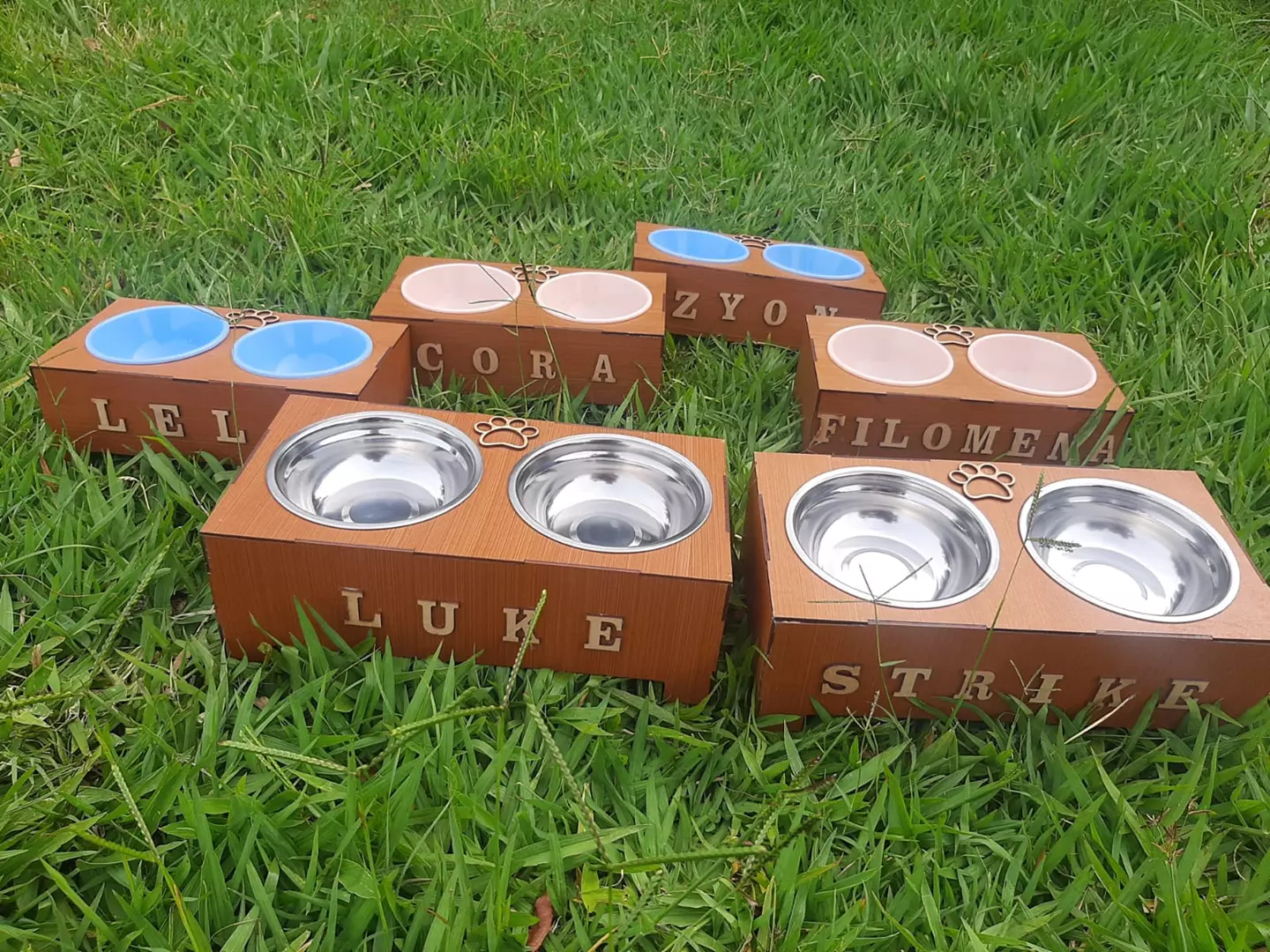 Comedouros personalizados para cães e gatos, em MDF Comedouros personalizados para cães e gatos, em MDF