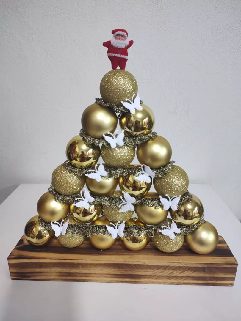 Mini árvore em madeira - modelo pirâmide - Referência 209 Mini árvore em madeira - modelo pirâmide - Referência 209