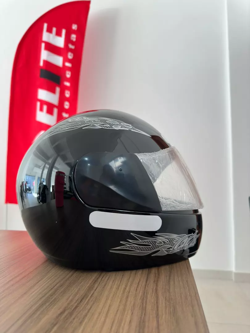 Capacete Liberty Four TAM 58 Capacete Liberty Four TAM 58