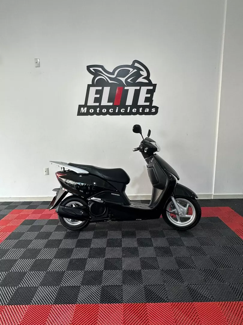 Honda Lead 110 2011 Preta