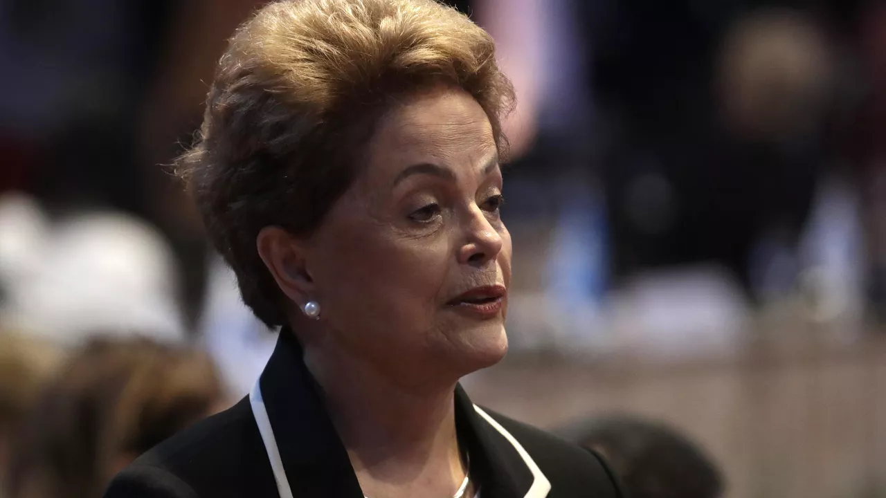 Banco do BRICS sai do marasmo e fortalece moedas locais sob Dilma Rousseff, diz analista Banco do BRICS sai do marasmo e fortalece moedas locais sob Dilma Rousseff, diz analista