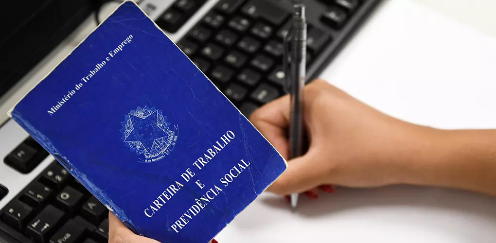 Força de trabalho brasileira atinge 109,4 milhões de pessoas e população ocupada chega a 101,8 milhões Força de trabalho brasileira atinge 109,4 milhões de pessoas e população ocupada chega a 101,8 milhões