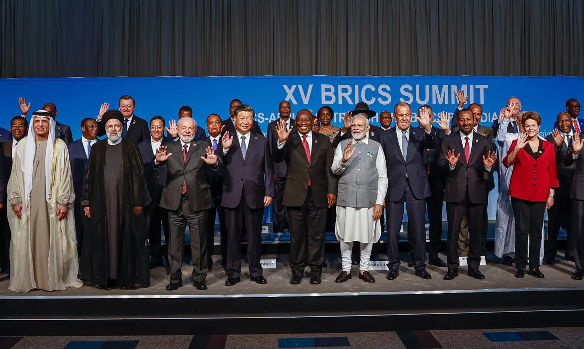 BRICS+ em Kazan: Dolarização ou Renminbização? BRICS+ em Kazan: Dolarização ou Renminbização?