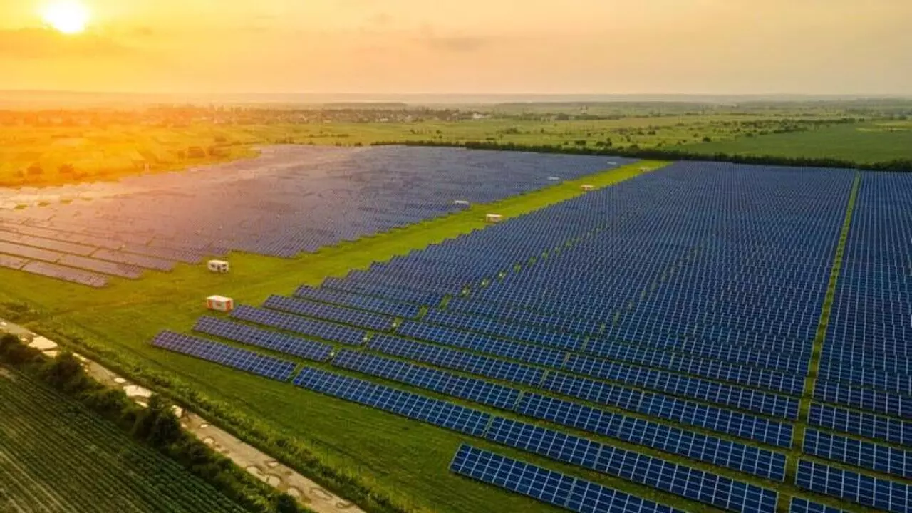 Expansão da matriz elétrica atinge 10,3 GW e deve quebrar recorde de crescimento anual, afirma Aneel