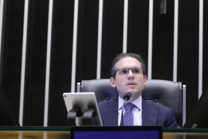 Congresso aprova derrubada do IOF Congresso aprova derrubada do IOF
