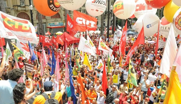 Centrais repudiam taxação dos EUA e defendem soberania Centrais repudiam taxação dos EUA e defendem soberania