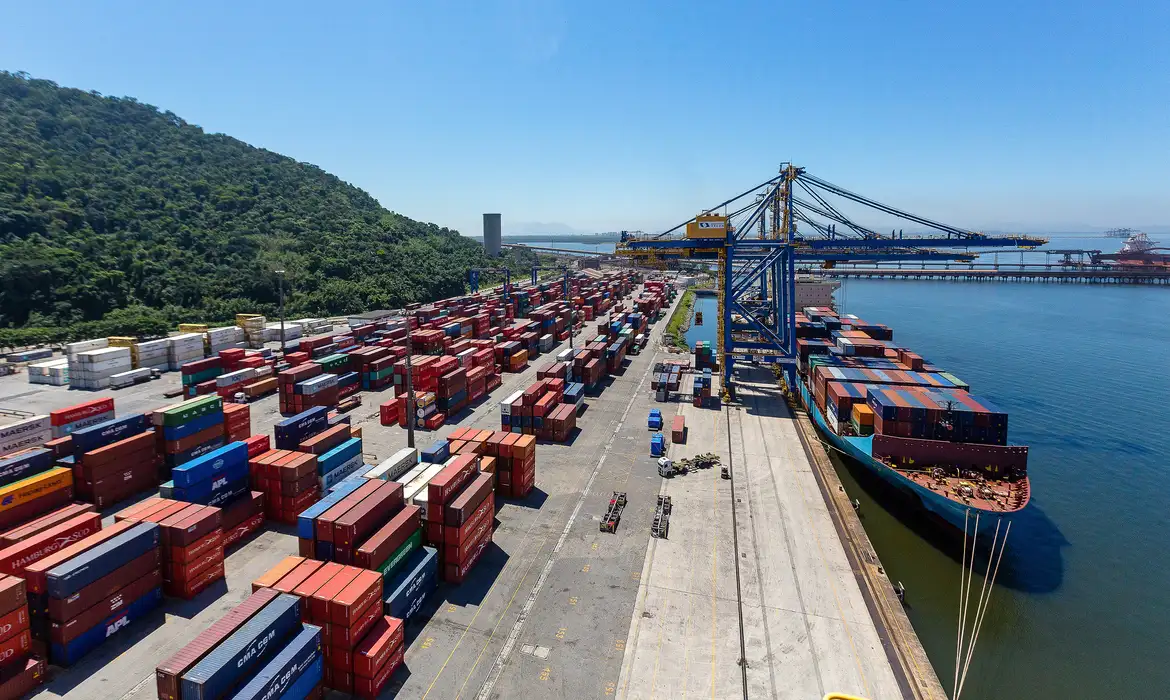 Tarifaço exclui 44,6% das exportações do Brasil para EUA, informa Mdic