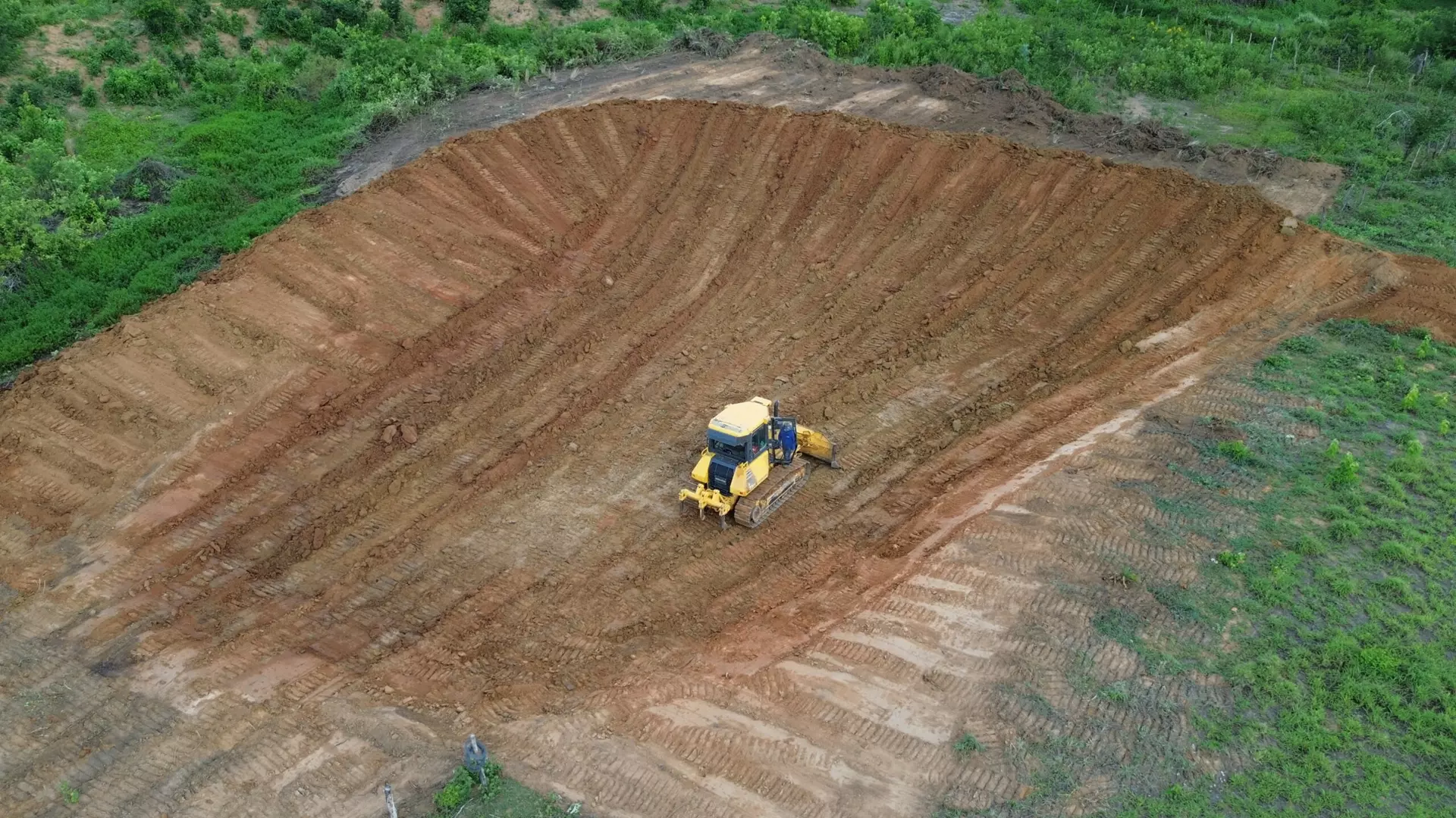 Trindade inicia construção de barreiros para fortalecer a agricultura familiar