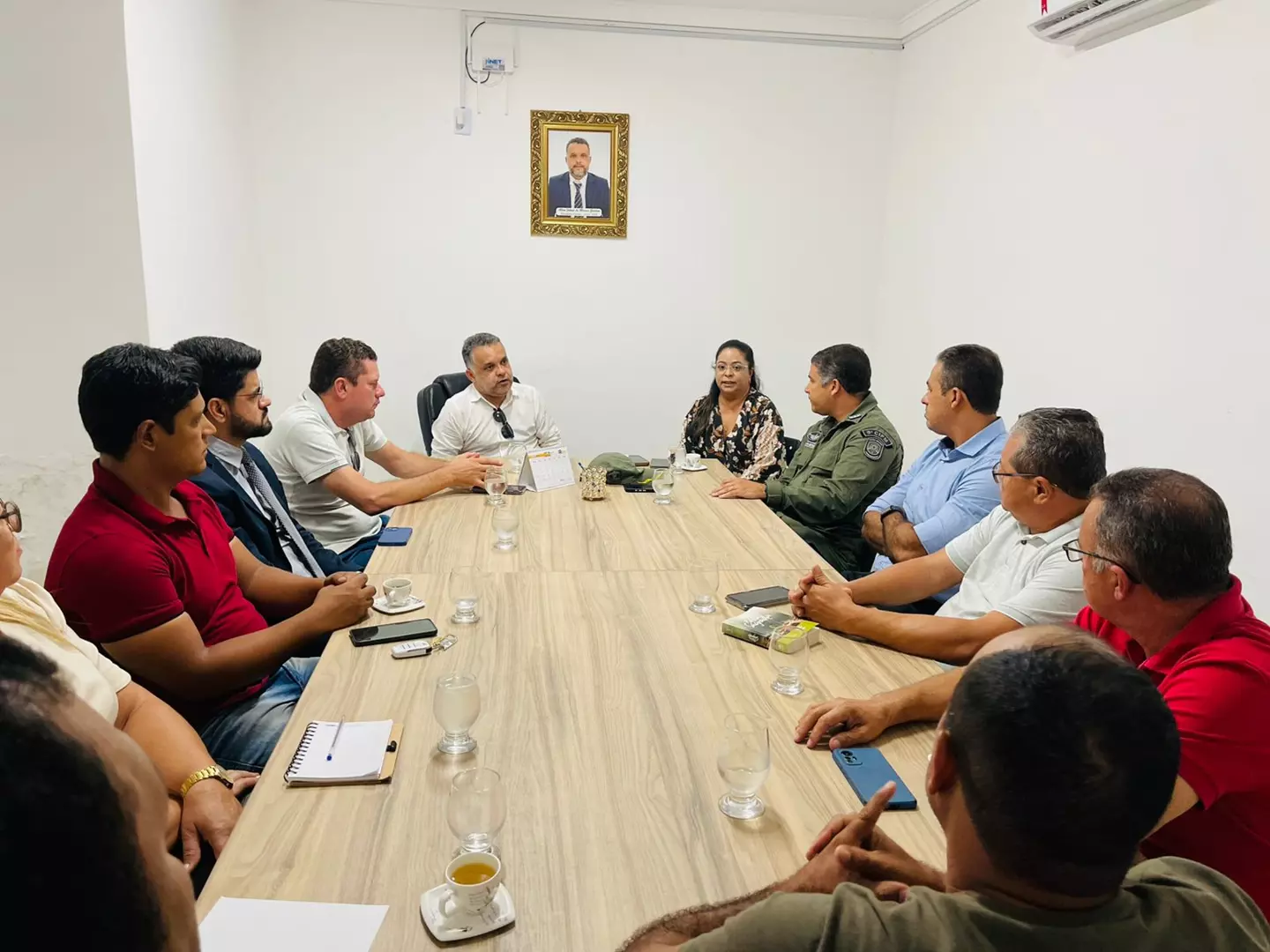 Prefeita e Vereadores de Trindade se reúnem com comandante da PM e solicitam mais segurança para o município