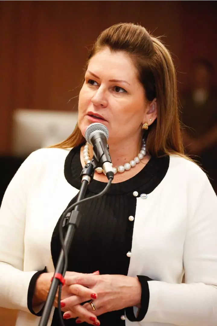 Deputada Roberta Arraes anuncia recuperação da PE-585, rodovia que liga Araripina ao Crato-CE