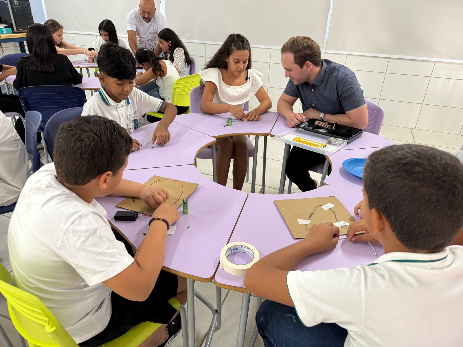 Victor Coelho inaugura Sala Maker para incentivar inovação e tecnologia na educação de Ouricuri