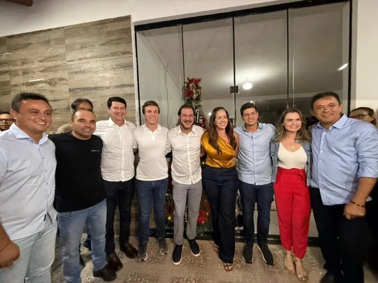Em reunião na casa do prefeito Evilásio Mateus, João Campos, Antônio Rueda e Miguel Coelho definem alianças para 2026