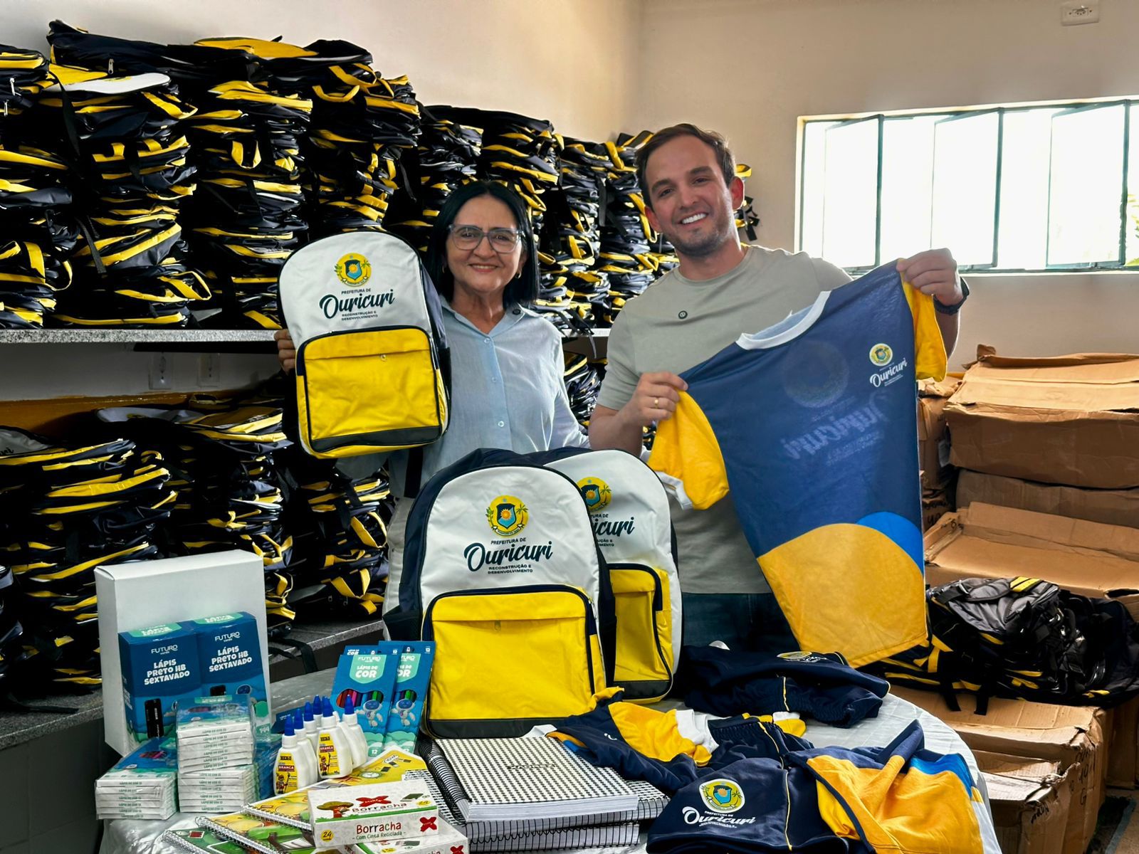 Prefeitura de Ouricuri garante fardamento, mochila e  material escolar para inicio do ano letivo