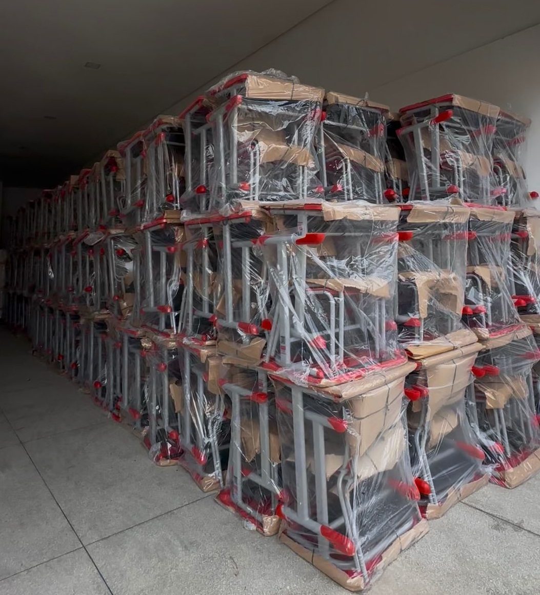 Ouricuri inicia ano letivo com mais de 500 novas carteiras nas escolas municipais