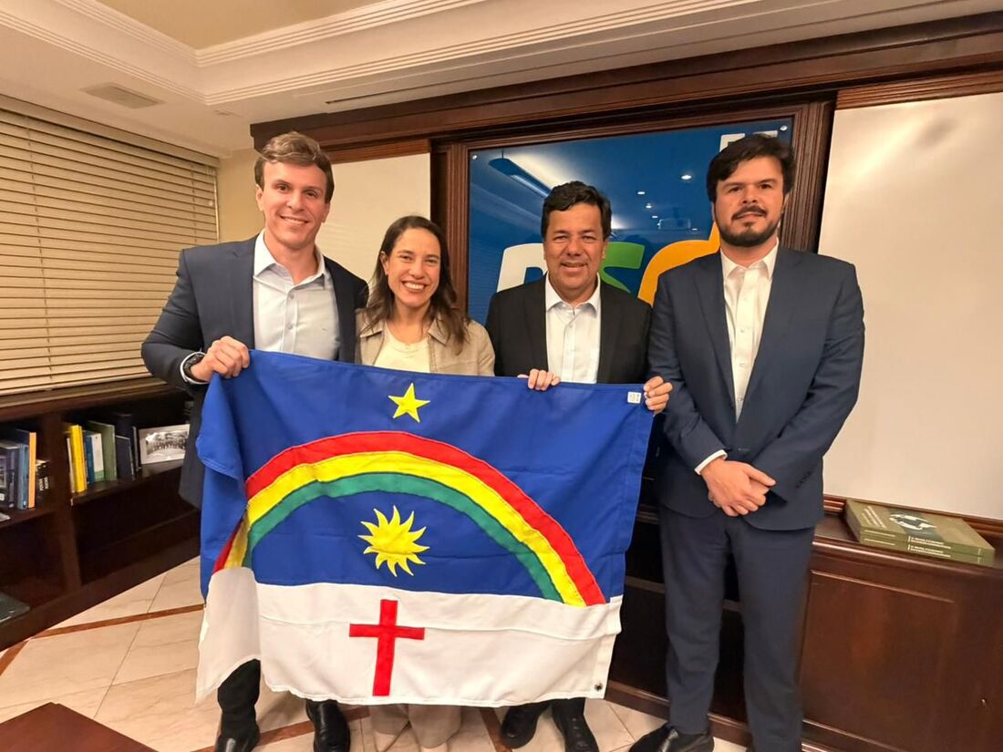 Com apoio dos Coelho, União Brasil oficializa apoio à reeleição de Raquel Lyra