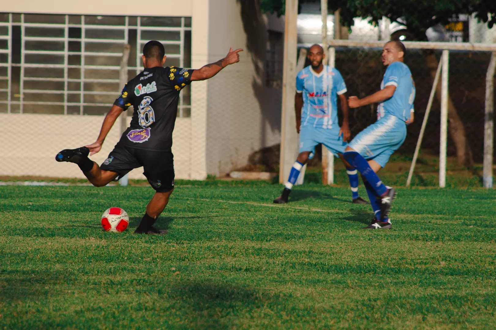 Salvador Salgueiro e Nova Marília decidem primeiro finalista do Master
