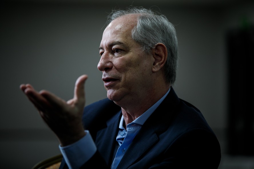 A enorme divergência entre Atlas e Paraná Pesquisas sobre Ciro Gomes