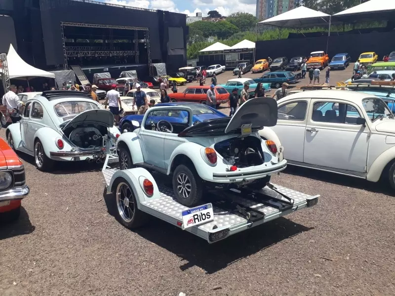 Encontro de Carros Antigos reuniu mais de cem veículos na 74ª Festa do Figo e 29ª Expogoiaba