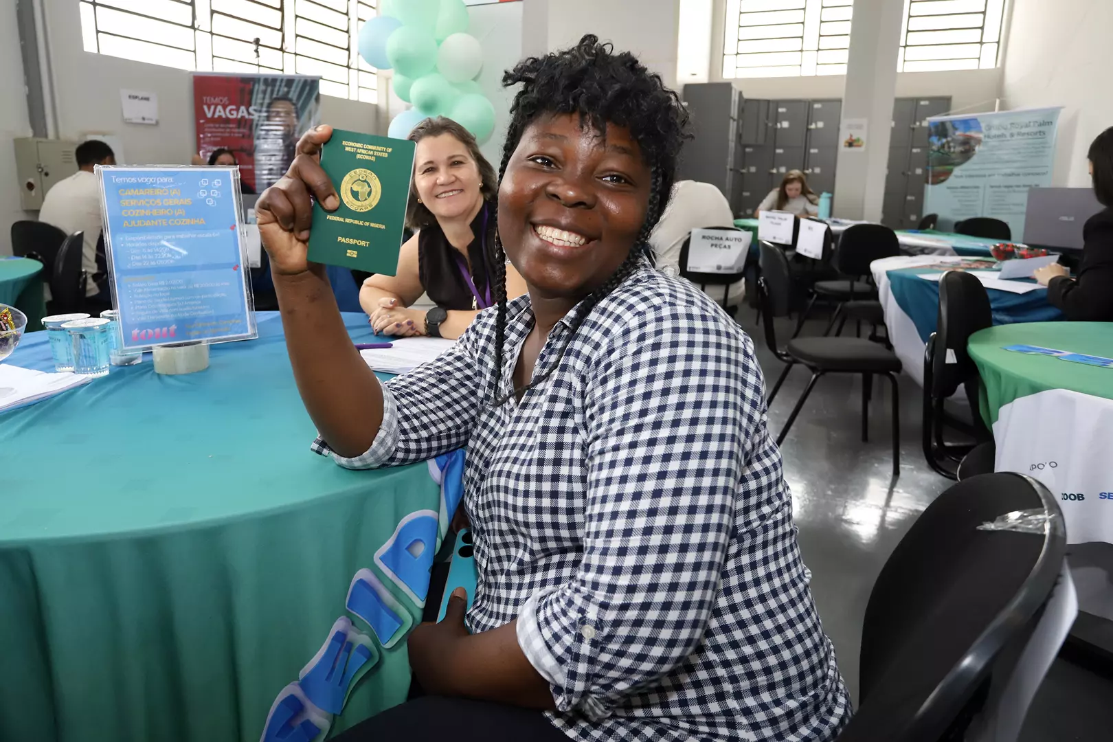 Imigrante nigeriana conquista primeiro trabalho no Brasil