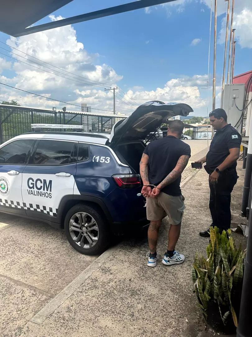 Procurado tenta fugir da GCM e cai de moto