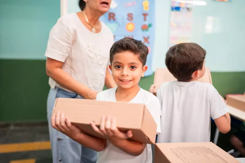 Prefeitura garante entrega antecipada de material escolar e livros didáticos para 2026