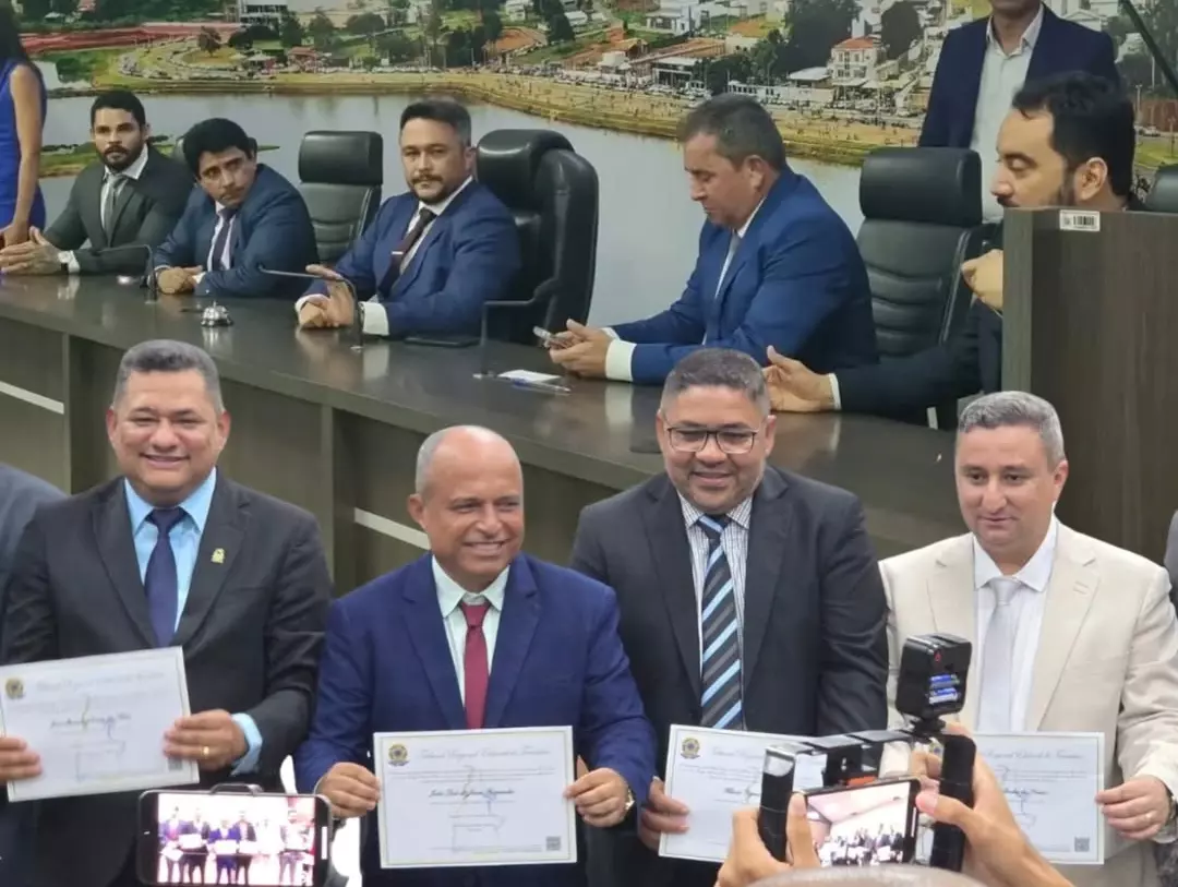 Base dos deputados Jorge Frederico e Alexandre, garante eleição da presidência da Câmara Municipal de Araguaína.