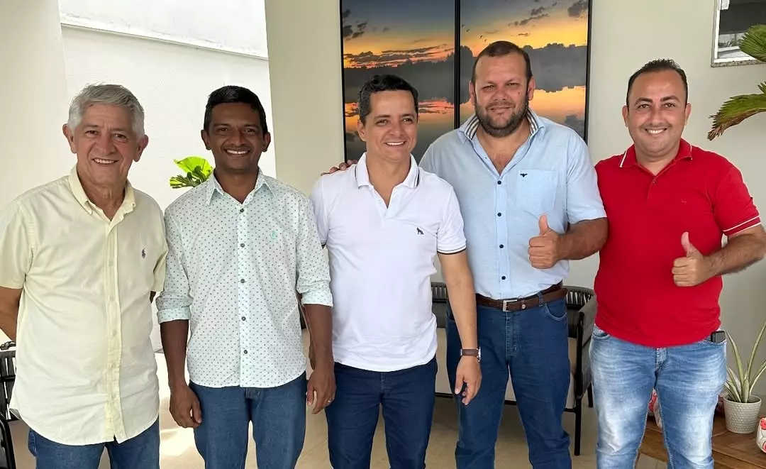 Jorge Frederico recebe líderes políticos de Santa Fé do Araguaia