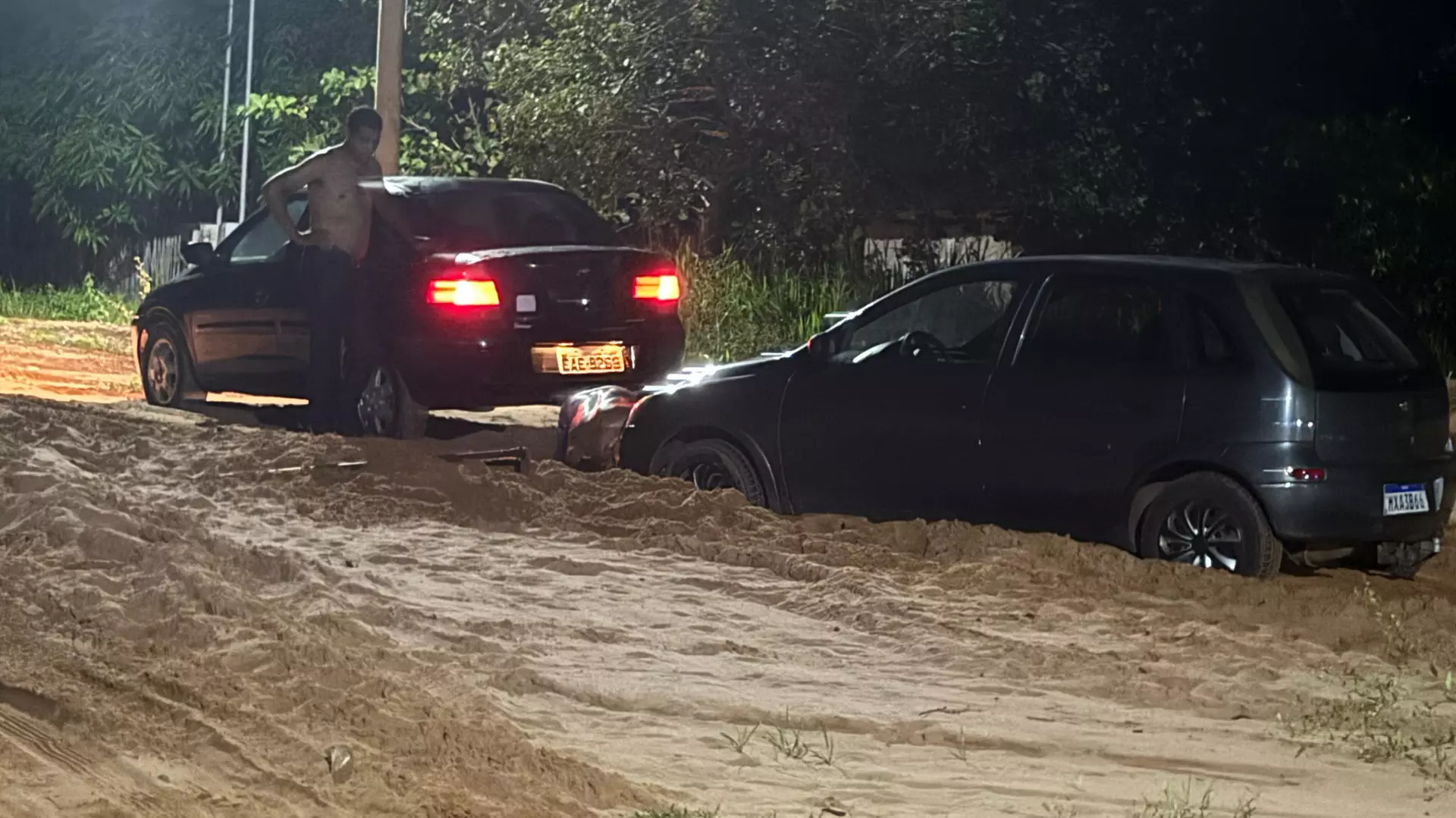 Moradores enfrentam atoleiro em entrada de setor de Araguaína
