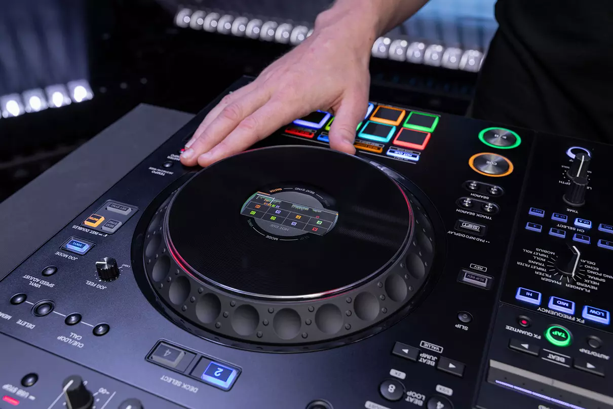 XDJ-AZ - GROOVE HOUSE