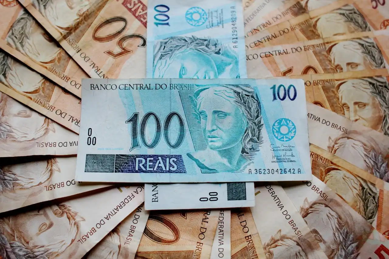 20 Mil Reais 20 Mil Reais