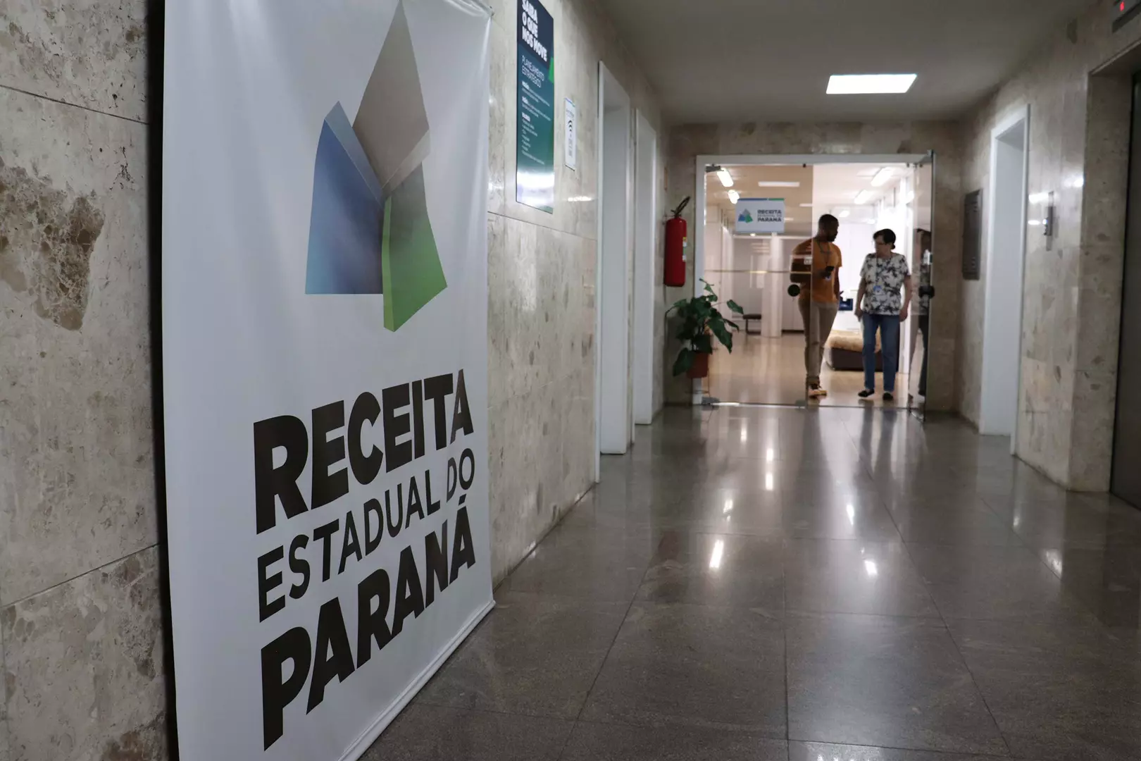 Estado publica edital para concurso de auditor fiscal com 50 vagas; salário é de R$ 17 mil