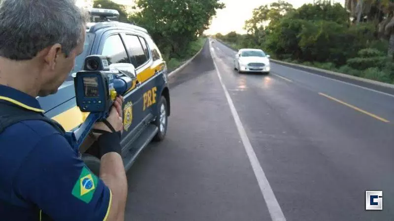Uso de faróis dos carros tem novas regras