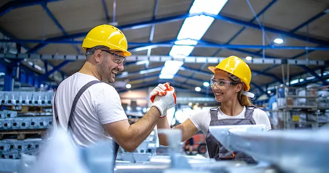 Seis em cada 10 brasileiros apoiam a redução da jornada de trabalho