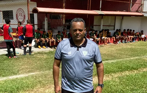 ANDRÉ RICARDO: Treinador está trabalhando em Escola de base Oficial do América-MG!