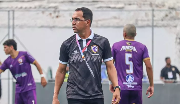 ALEXANDRE SANTOS: Treinador irá comandar o profissional na copa Governador do Estado!