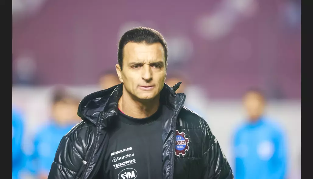 JÚNIOR ROCHA: Caxias-RS, vence mais uma fora de casa e segue na liderança da série C!