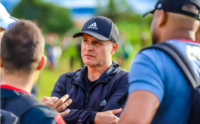 PAULO DE FREITAS: SONDAGENS ANIMAM O TREINADOR