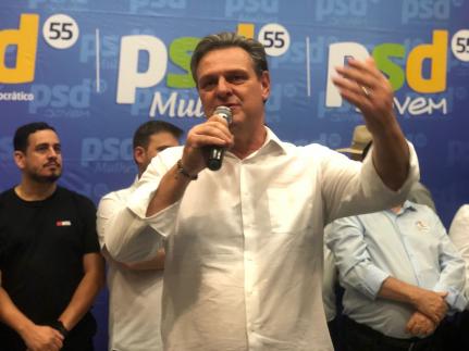 ‘É hora de trabalhar’, diz Fávaro em assinatura de ordem de serviço da BR-158